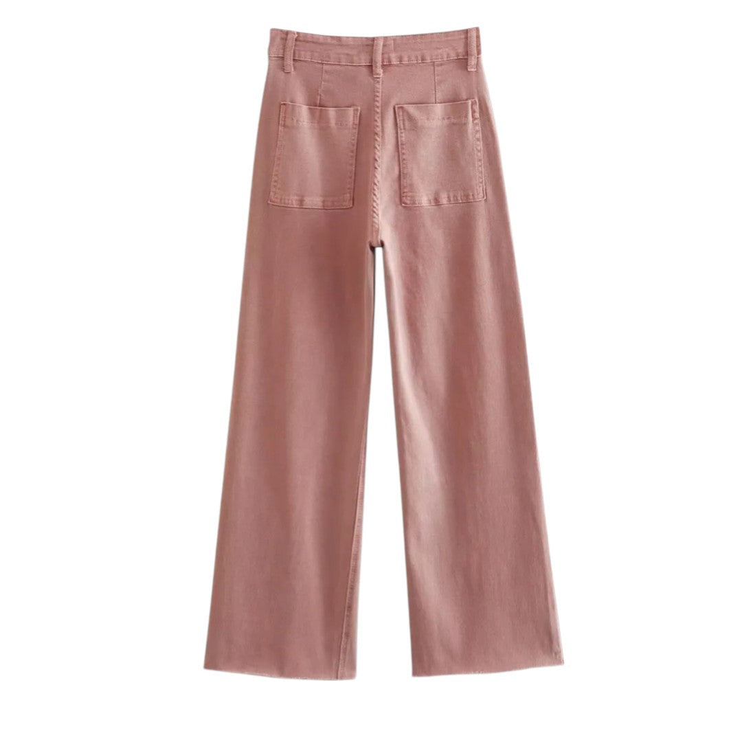 Jean à taille haute et jambes évasées Ruby avec poches arrière patch