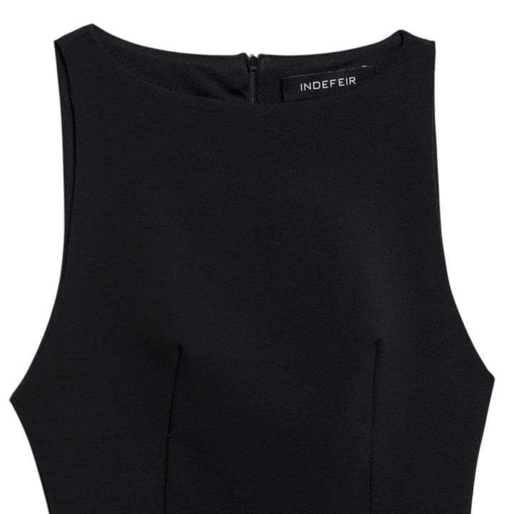 Élise | Robe Noire Sans Manches avec Détail Plumes