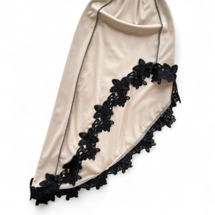 Élise | Robe en satin avec dentelle florale noire