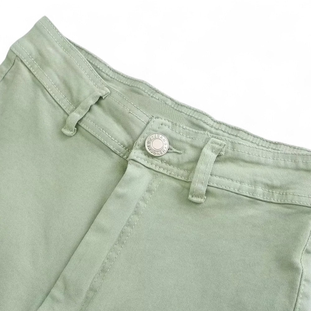 Jean à taille haute et jambes évasées Ruby avec poches arrière patch