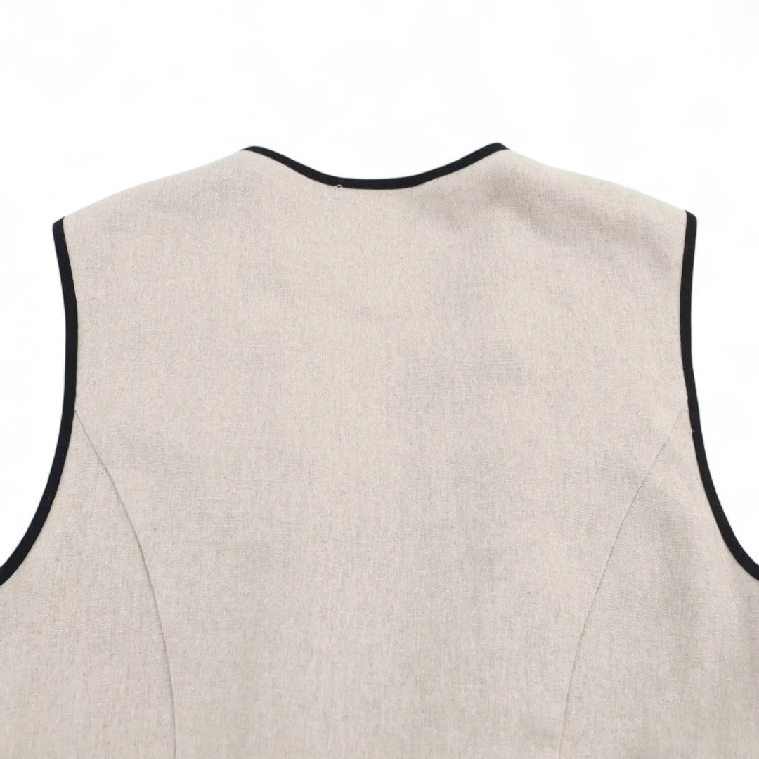 Camille | Robe sans manches ceinturée à contraste noir