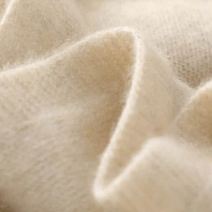 Ariane | Pull à capuche col V en maille douce
