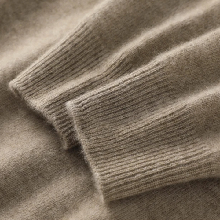 Ariane | Pull à capuche col V en maille douce